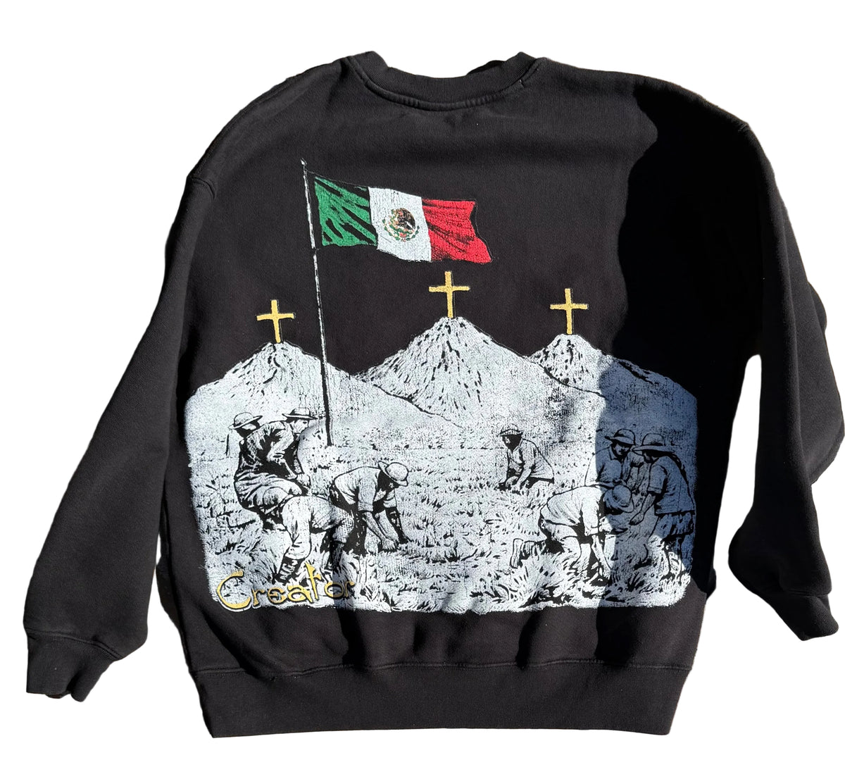 LA RAZA CON DIOS CREWNECK